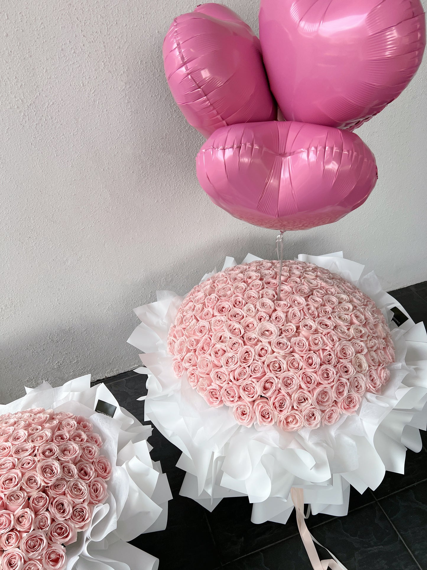 C'est Charmed | 199 Pink Roses, Bouquet