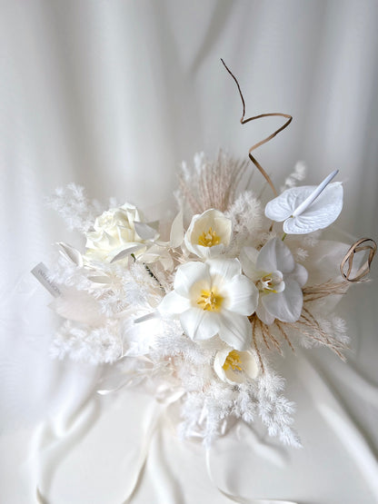 Gossamer White, Bouquet