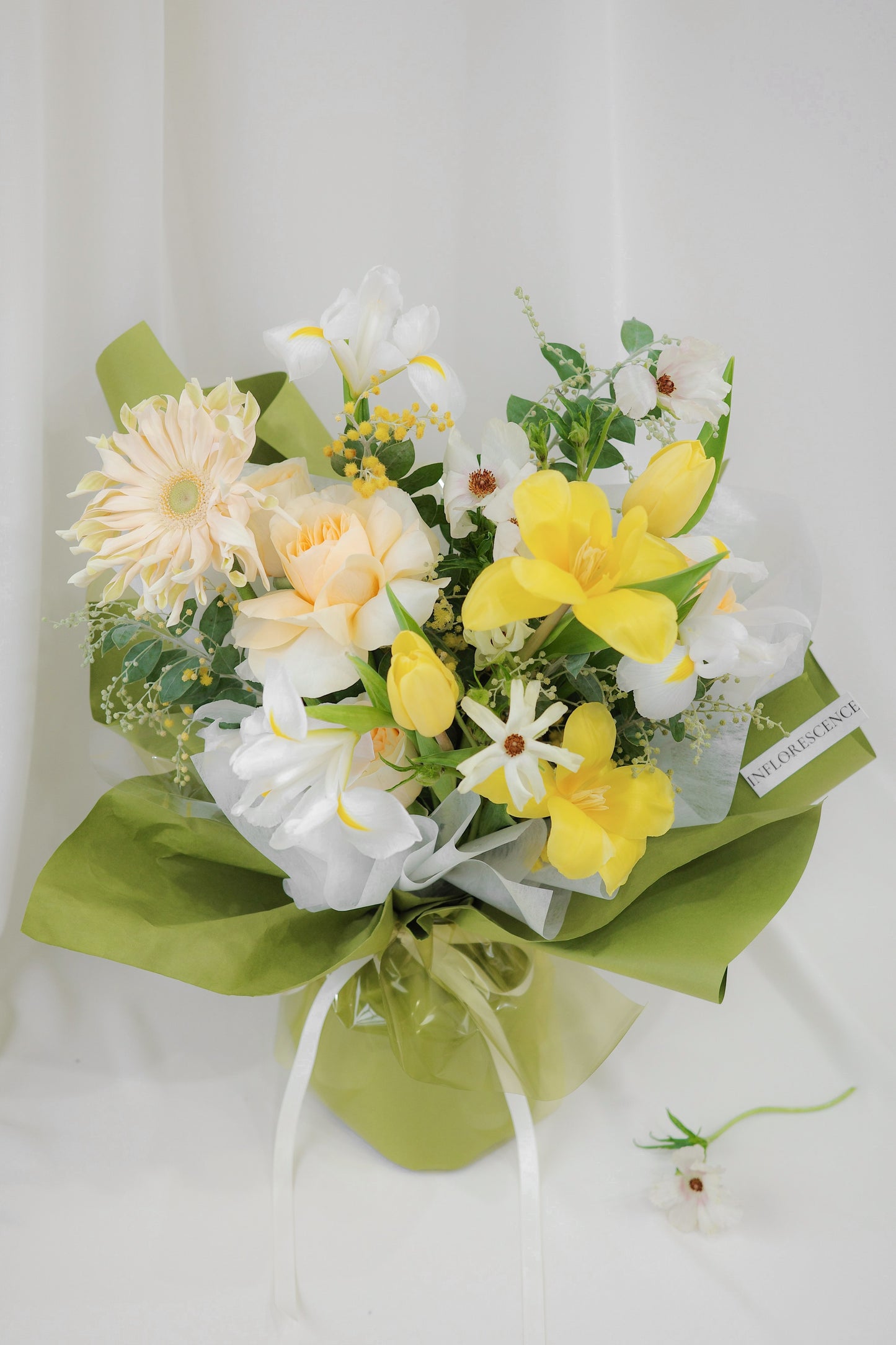 Dressed in Green, Bouquet