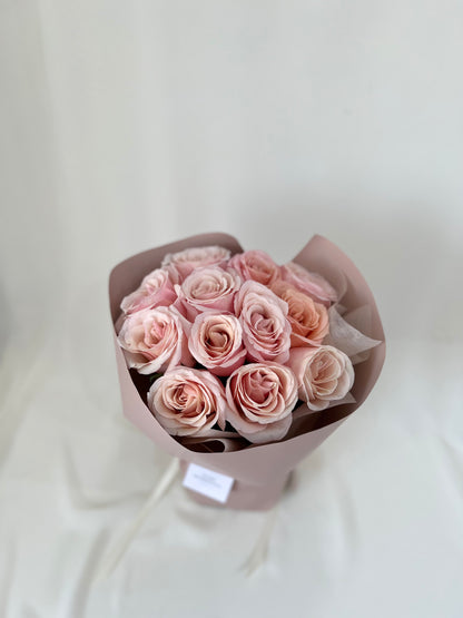 A Dozen Blush Roses, Bouquet