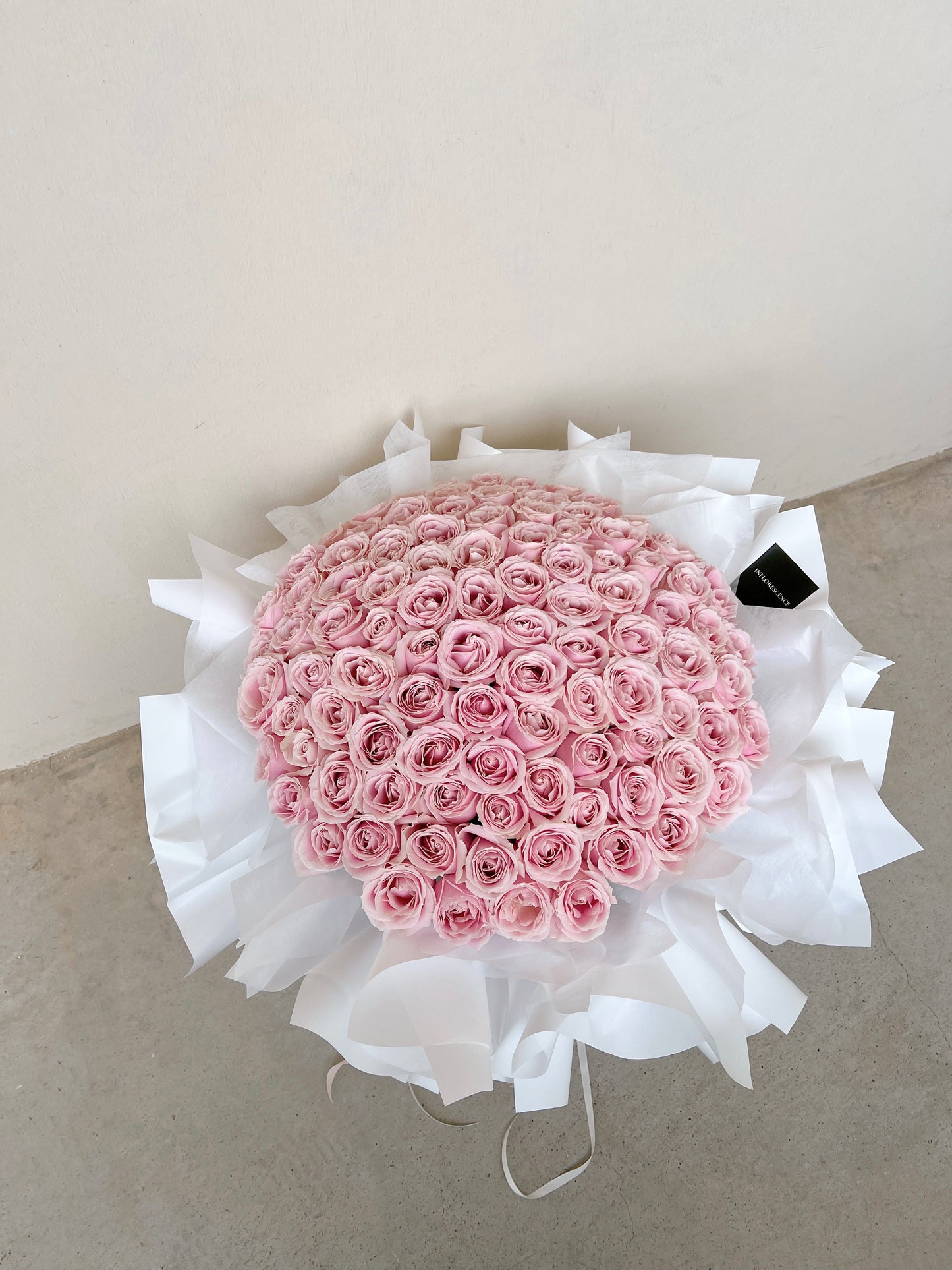 Charmed | 99 Pink Roses, Bouquet