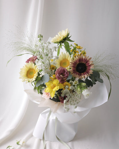 Sunflower bouquet with fresh seasonal flowers in a natural garden-inspired style by Studio Inflorescence Singapore